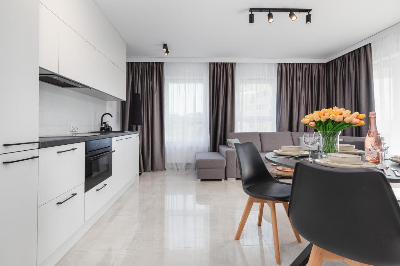 Sun Towers Lux Apartments By Renters Prestige سفينويتشي المظهر الخارجي الصورة